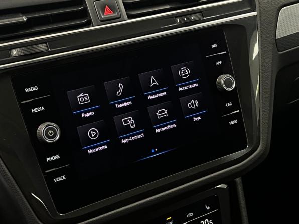Volkswagen Tiguan II Рестайлинг с пробегом 2021 года, цена 2 265 000 рублей, 232305 км, внедорожник, Автокод Объявления