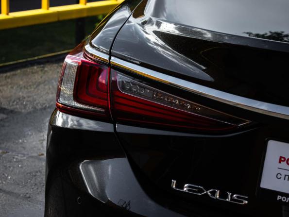 Lexus ES VII с пробегом 2019 года, цена 2 798 000 рублей, 120923 км, седан, Автокод Объявления