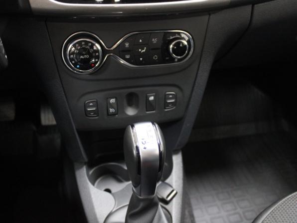 Renault Sandero II Рестайлинг с пробегом 2021 года, цена 1 499 900 рублей, 50152 км, хэтчбек, Автокод Объявления