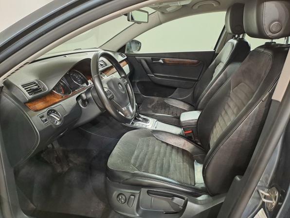 Volkswagen Passat B7 с пробегом 2011 года, цена 899 000 рублей, 204000 км, седан, Автокод Объявления