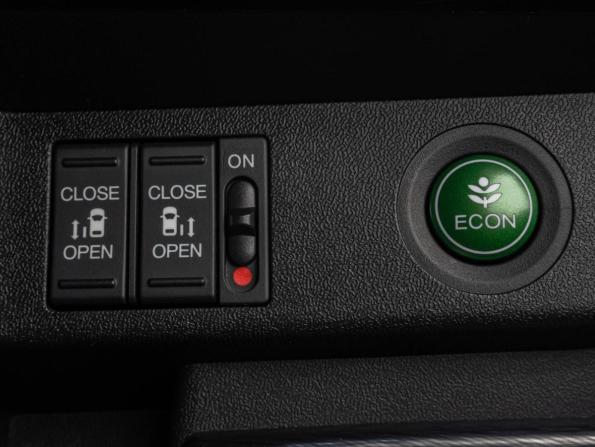 Honda Stepwgn V Рестайлинг с пробегом 2019 года, цена 2 320 000 рублей, 80193 км, минивэн, Автокод Объявления