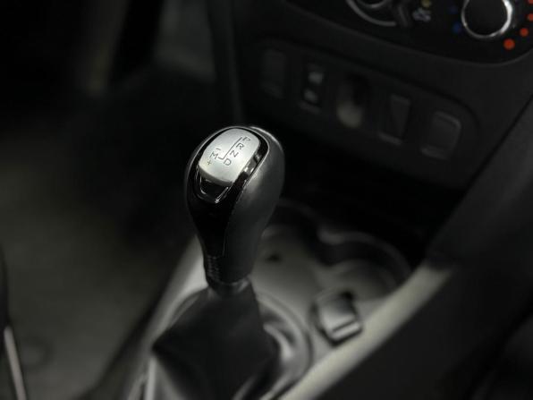 Renault Sandero II Рестайлинг с пробегом 2019 года, цена 1 300 000 рублей, 42170 км, хэтчбек, Автокод Объявления