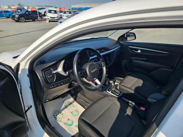 Kia Rio IV Рестайлинг с пробегом 2022 года, цена 1 699 995 рублей, 121298 км, хэтчбек, Автокод Объявления