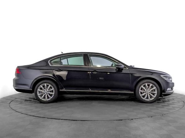 Volkswagen Passat B8 с пробегом 2018 года, цена 2 645 000 рублей, 66799 км, седан, Автокод Объявления