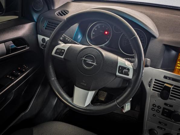 Opel Astra H Рестайлинг с пробегом 2011 года, цена 549 900 рублей, 195000 км, хэтчбек, Автокод Объявления