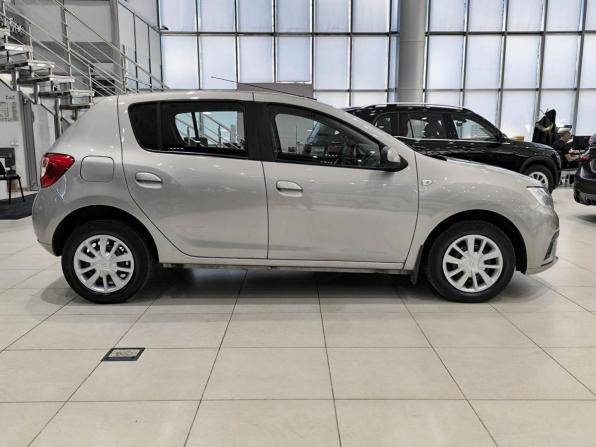 Renault Sandero II Рестайлинг с пробегом 2020 года, цена 1 000 000 рублей, 69000 км, хэтчбек, Автокод Объявления