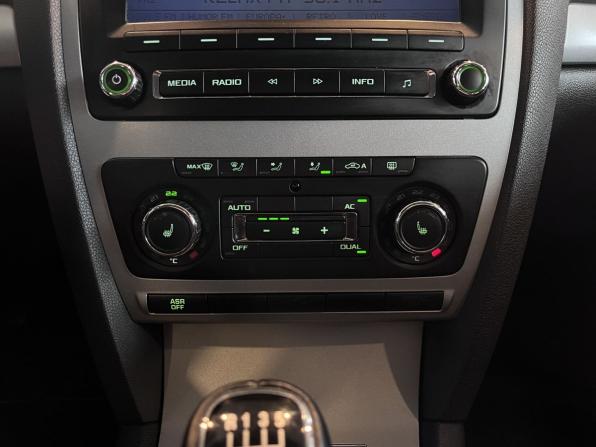 Skoda Octavia II (A5) Рестайлинг с пробегом 2013 года, цена 900 000 рублей, 185535 км, лифтбек, Автокод Объявления