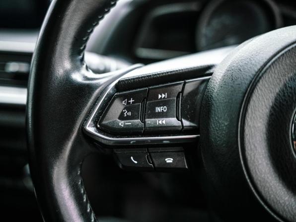 Mazda Axela III Рестайлинг с пробегом 2019 года, цена 1 550 000 рублей, 99293 км, хэтчбек, Автокод Объявления