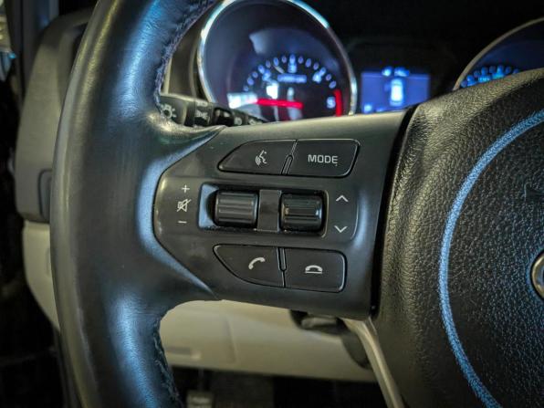Kia Carnival III с пробегом 2019 года, цена 2 799 500 рублей, 137000 км, минивэн, Автокод Объявления