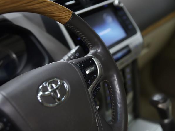 Toyota Land Cruiser Prado 150 Series Рестайлинг 2 с пробегом 2018 года, цена 6 290 000 рублей, 98481 км, внедорожник, Автокод Объявления