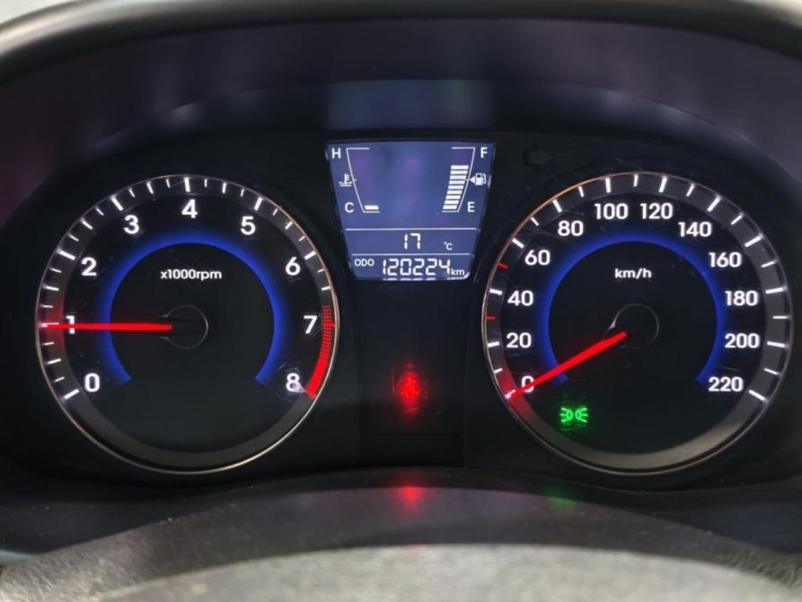 Hyundai Solaris I Курск  - изображение 10