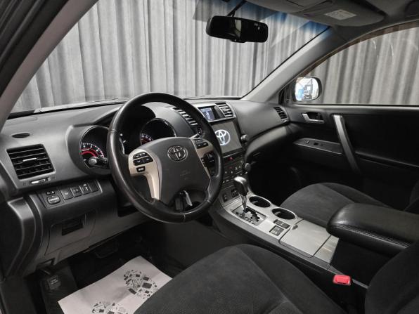 Toyota Highlander II (XU40) Рестайлинг с пробегом 2013 года, цена 1 980 000 рублей, 273000 км, внедорожник, Автокод Объявления