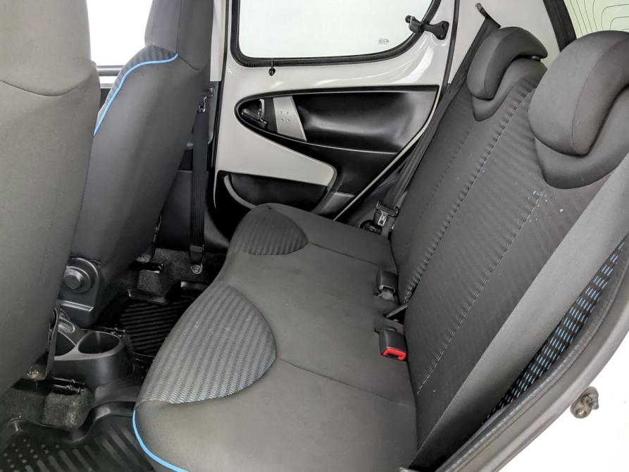 Peugeot 107 I Рестайлинг 2 Москва  - изображение 12