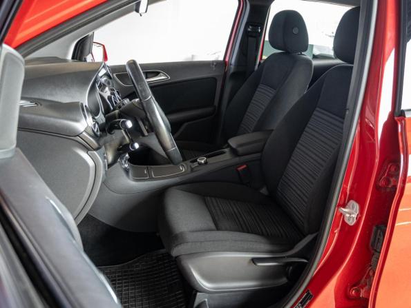 Mercedes-Benz B-Класс II (W246) Рестайлинг с пробегом 2015 года, цена 1 345 500 рублей, 86484 км, хэтчбек, Автокод Объявления
