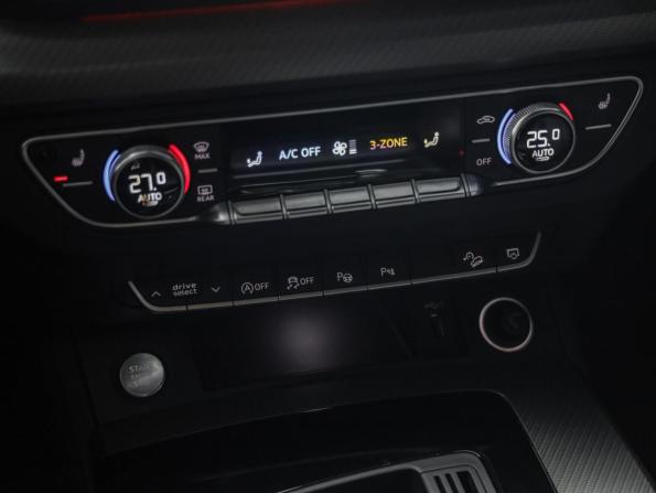 Audi Q5 II (FY) Рестайлинг с пробегом 2021 года, цена 4 549 000 рублей, 48829 км, внедорожник, Автокод Объявления