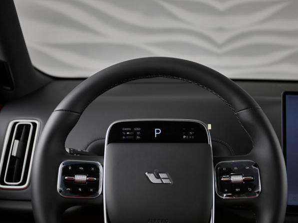 Новый Li Auto (Lixiang) L9 I Рестайлинг 2025 года, цена 11 990 000 рублей, внедорожник, Автокод Объявления