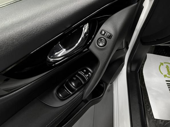 Nissan Qashqai II с пробегом 2019 года, цена 1 625 000 рублей, 159313 км, внедорожник, Автокод Объявления