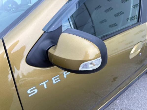 Renault Sandero II с пробегом 2017 года, цена 1 020 000 рублей, 89000 км, хэтчбек, Автокод Объявления