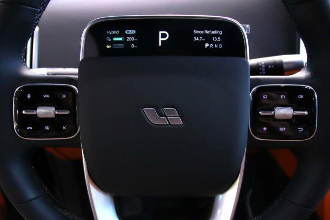 Новый Li Auto (Lixiang) L9 I Рестайлинг 2025 года, цена 11 990 000 рублей, внедорожник, Автокод Объявления