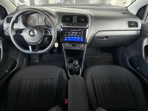 Volkswagen Polo V Рестайлинг с пробегом 2017 года, цена 1 050 000 рублей, 76215 км, седан, Автокод Объявления