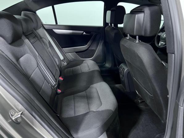 Volkswagen Passat B7 с пробегом 2013 года, цена 1 280 000 рублей, 195638 км, седан, Автокод Объявления