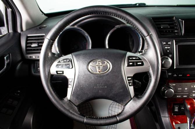 Toyota Highlander II (XU40) Рестайлинг с пробегом 2011 года, цена 1 699 000 рублей, 322000 км, внедорожник, Автокод Объявления