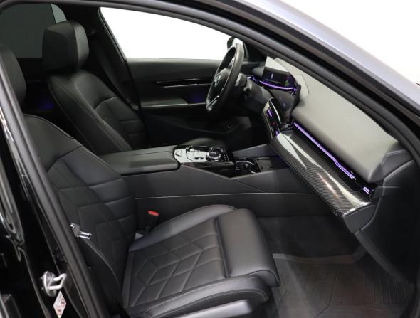 BMW 5 серии VIII (G60/G61/G68) с пробегом 2023 года, цена 6 890 000 рублей, 57761 км, седан, Автокод Объявления