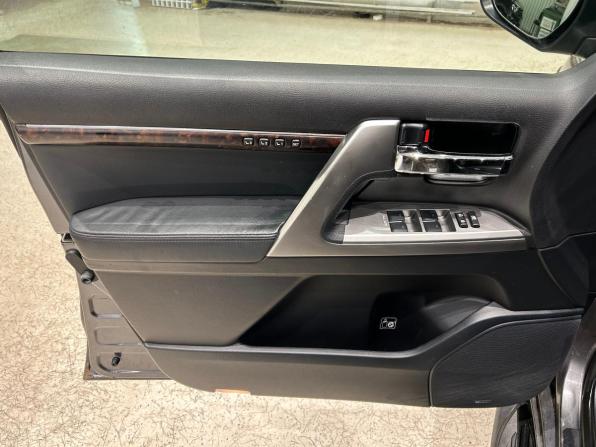 Toyota Land Cruiser 200 Series Рестайлинг 1 с пробегом 2013 года, цена 2 999 000 рублей, 294669 км, внедорожник, Автокод Объявления