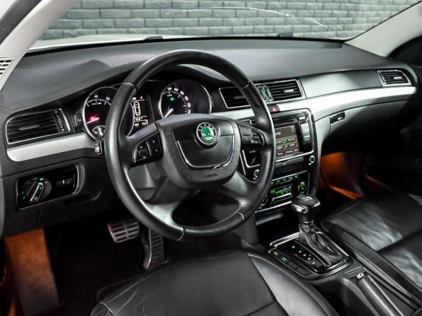 Skoda Superb II с пробегом 2011 года, цена 790 000 рублей, 377406 км, лифтбек, Автокод Объявления