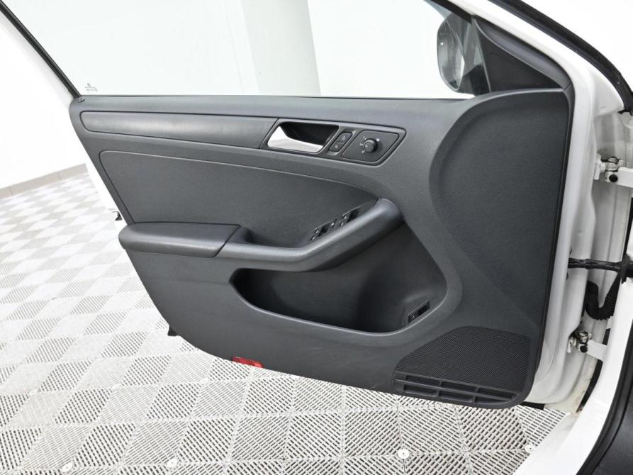 Volkswagen Jetta VI Рестайлинг Москва  - изображение 7