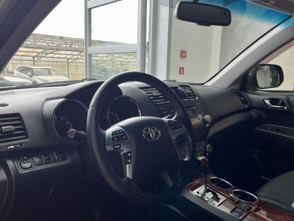 Toyota Highlander II (XU40) Рестайлинг с пробегом 2012 года, цена 2 070 000 рублей, 217000 км, внедорожник, Автокод Объявления