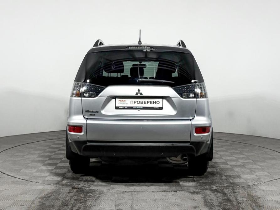 Mitsubishi Outlander II Рестайлинг Санкт-Петербург  - изображение 6
