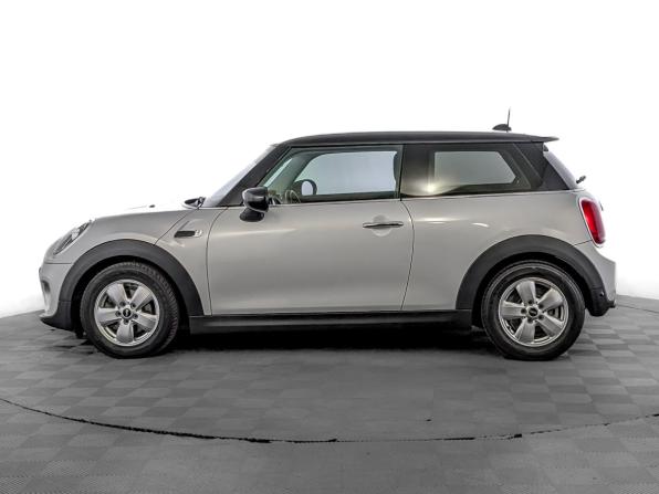 Mini Hatch III (F55/F56) Рестайлинг с пробегом 2020 года, цена 1 755 000 рублей, 94500 км, хэтчбек, Автокод Объявления