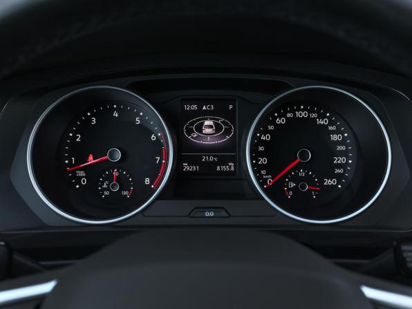 Volkswagen Tiguan II Рестайлинг с пробегом 2021 года, цена 2 898 000 рублей, 29230 км, внедорожник, Автокод Объявления