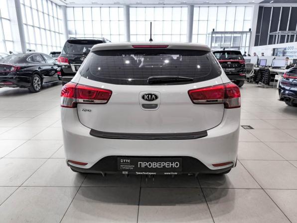 Kia Rio III Рестайлинг с пробегом 2016 года, цена 970 000 рублей, 124000 км, хэтчбек, Автокод Объявления