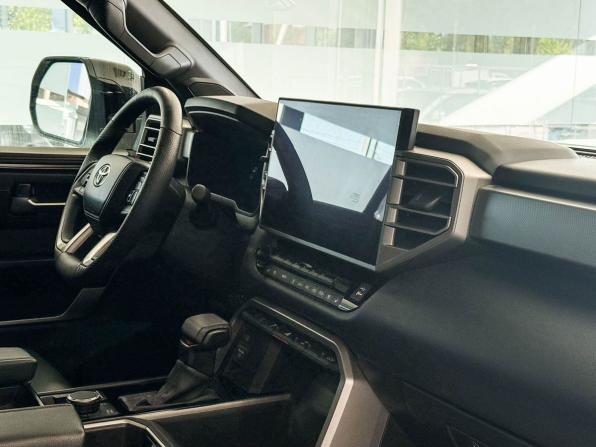 Toyota Tundra III с пробегом 2024 года, цена 6 950 000 рублей, 9832 км, пикап, Автокод Объявления