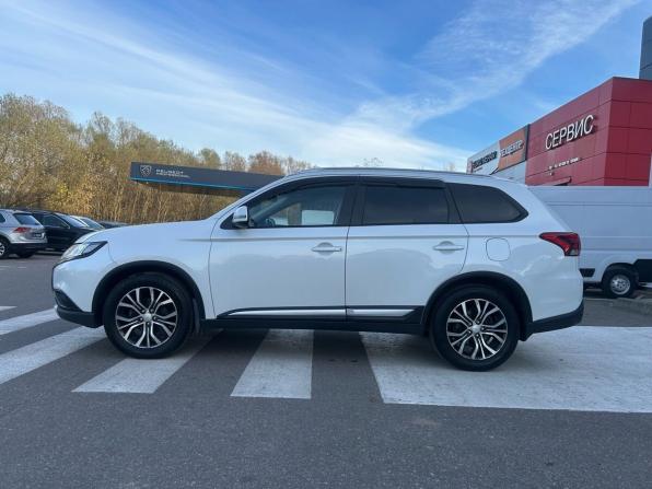 Mitsubishi Outlander III Рестайлинг 2 с пробегом 2015 года, цена 1 815 000 рублей, 118240 км, внедорожник, Автокод Объявления
