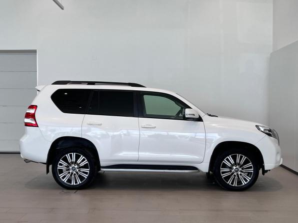 Toyota Land Cruiser Prado 150 Series Рестайлинг 1 с пробегом 2014 года, цена 3 199 000 рублей, 250008 км, внедорожник, Автокод Объявления