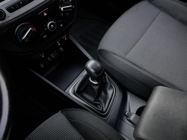 Hyundai Solaris II с пробегом 2018 года, цена 1 028 000 рублей, 205008 км, седан, Автокод Объявления