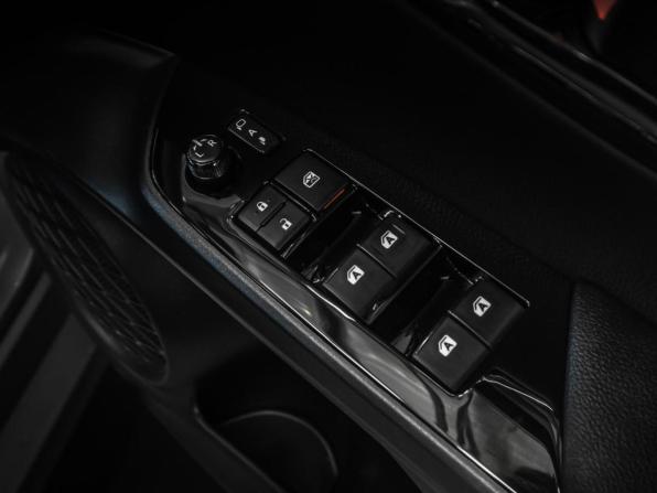 Toyota Prius IV (XW50) с пробегом 2016 года, цена 1 749 000 рублей, 152370 км, лифтбек, Автокод Объявления