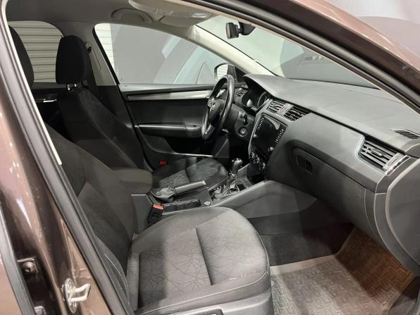 Skoda Octavia III (A7) Рестайлинг с пробегом 2019 года, цена 1 950 000 рублей, 114275 км, лифтбек, Автокод Объявления