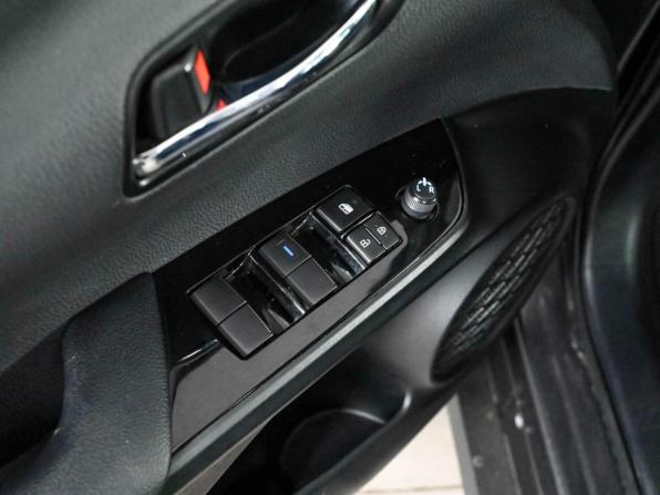 Toyota Prius IV (XW50) с пробегом 2021 года, цена 2 550 000 рублей, 41207 км, лифтбек, Автокод Объявления