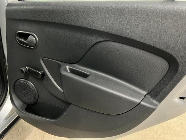 Renault Sandero II Рестайлинг с пробегом 2021 года, цена 1 142 000 рублей, 50845 км, хэтчбек, Автокод Объявления