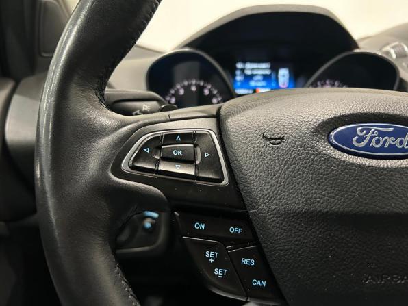 Ford Kuga II Рестайлинг с пробегом 2018 года, цена 1 599 000 рублей, 133650 км, внедорожник, Автокод Объявления