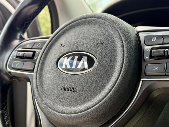Kia Sportage IV Рестайлинг с пробегом 2018 года, цена 2 374 000 рублей, 176253 км, внедорожник, Автокод Объявления
