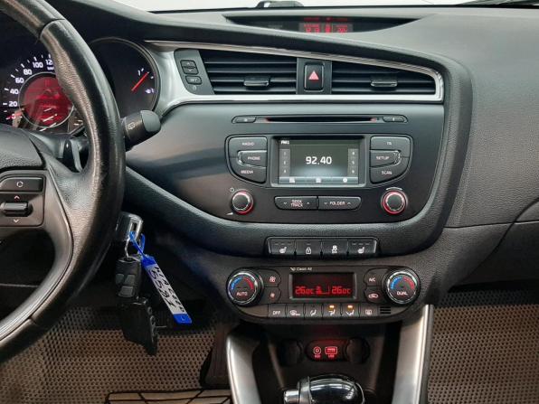 Kia Ceed II Рестайлинг с пробегом 2017 года, цена 1 039 000 рублей, 188915 км, хэтчбек, Автокод Объявления