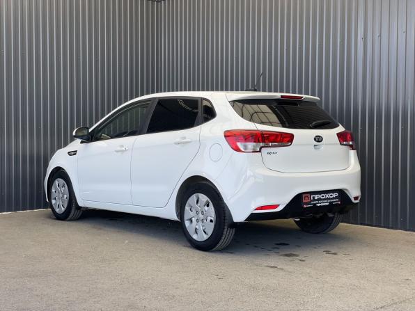 Kia Rio III Рестайлинг с пробегом 2017 года, цена 1 077 000 рублей, 126661 км, хэтчбек, Автокод Объявления