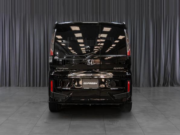 Honda Stepwgn V Рестайлинг с пробегом 2020 года, цена 2 149 000 рублей, 140901 км, минивэн, Автокод Объявления