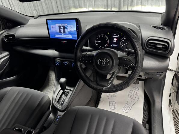 Toyota Yaris IV с пробегом 2021 года, цена 1 380 000 рублей, 103149 км, хэтчбек, Автокод Объявления
