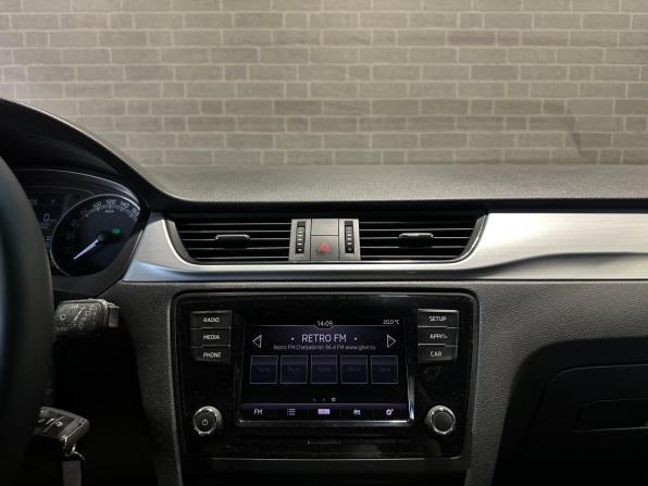 Skoda Rapid I Рестайлинг с пробегом 2017 года, цена 1 190 000 рублей, 181554 км, лифтбек, Автокод Объявления